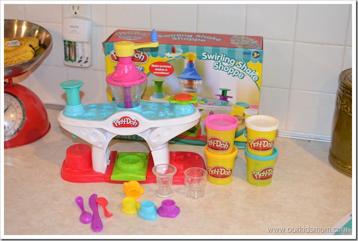 Play-Doh Swirling Shake Shoppe