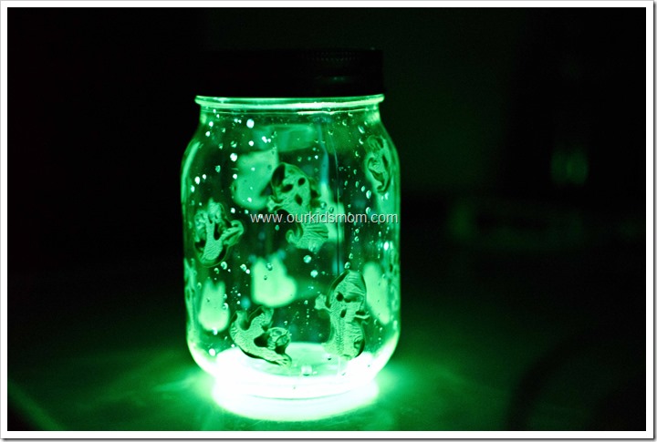 DIY Glow In The Dark Mason Jars!